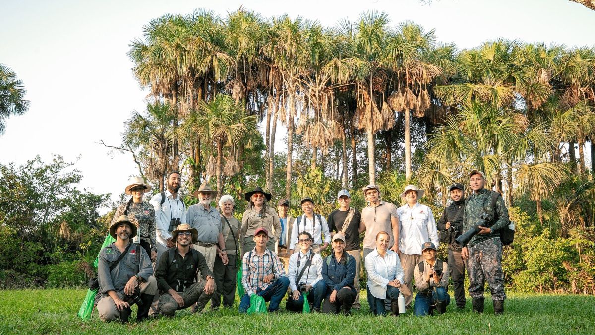 Observadores de aves durante jornada del Global Big Day en Villanueva, Casanare.