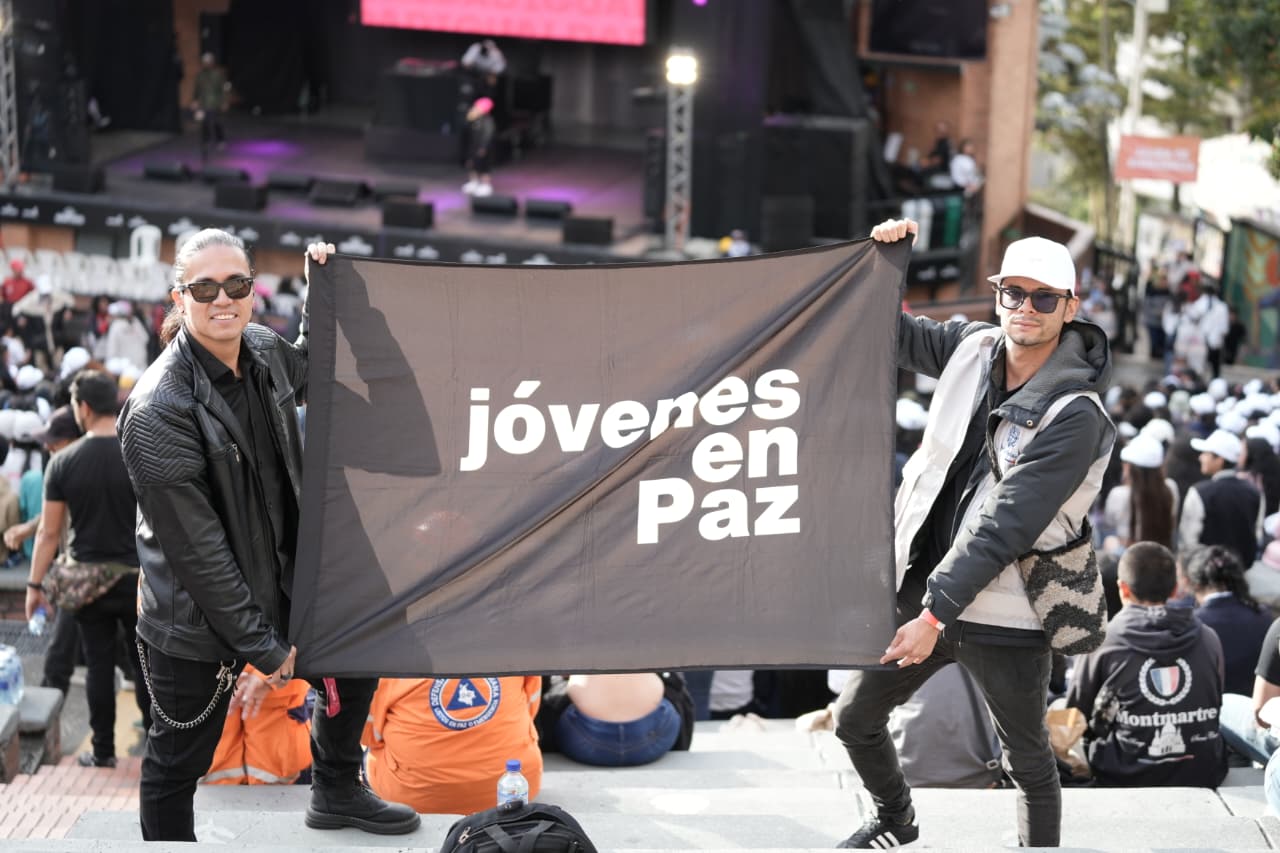 Jóvenes beneficiarios del programa Jóvenes en Paz durante jornada de inclusión social liderada por Prosperidad Social.