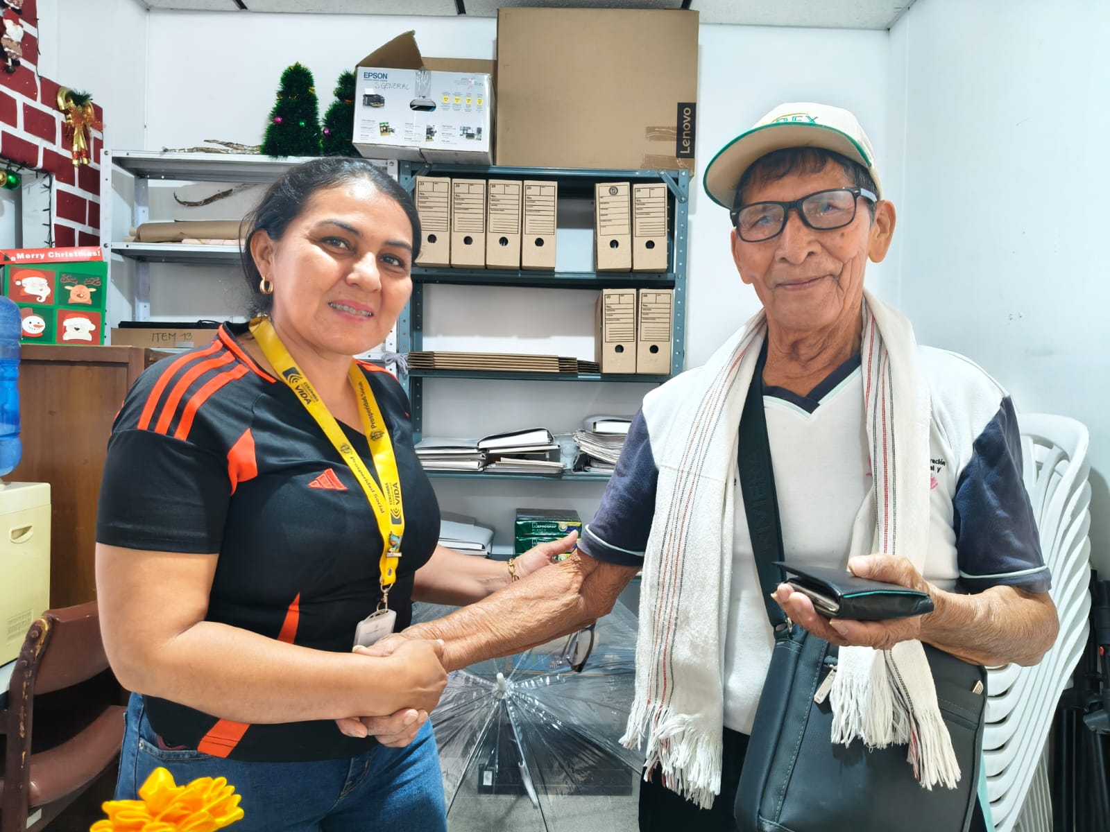 Adultos mayores reciben el pago del programa Colombia Mayor en Casanare.