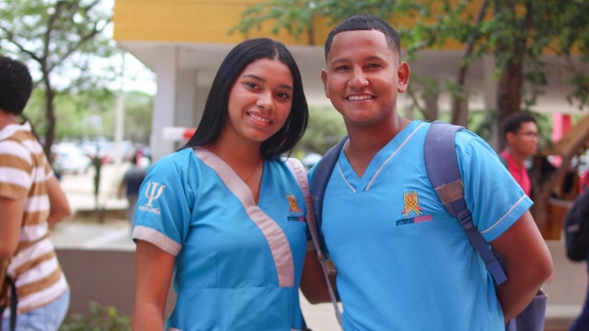 Estudiantes universitarios beneficiarios potenciales del programa Renta Joven
